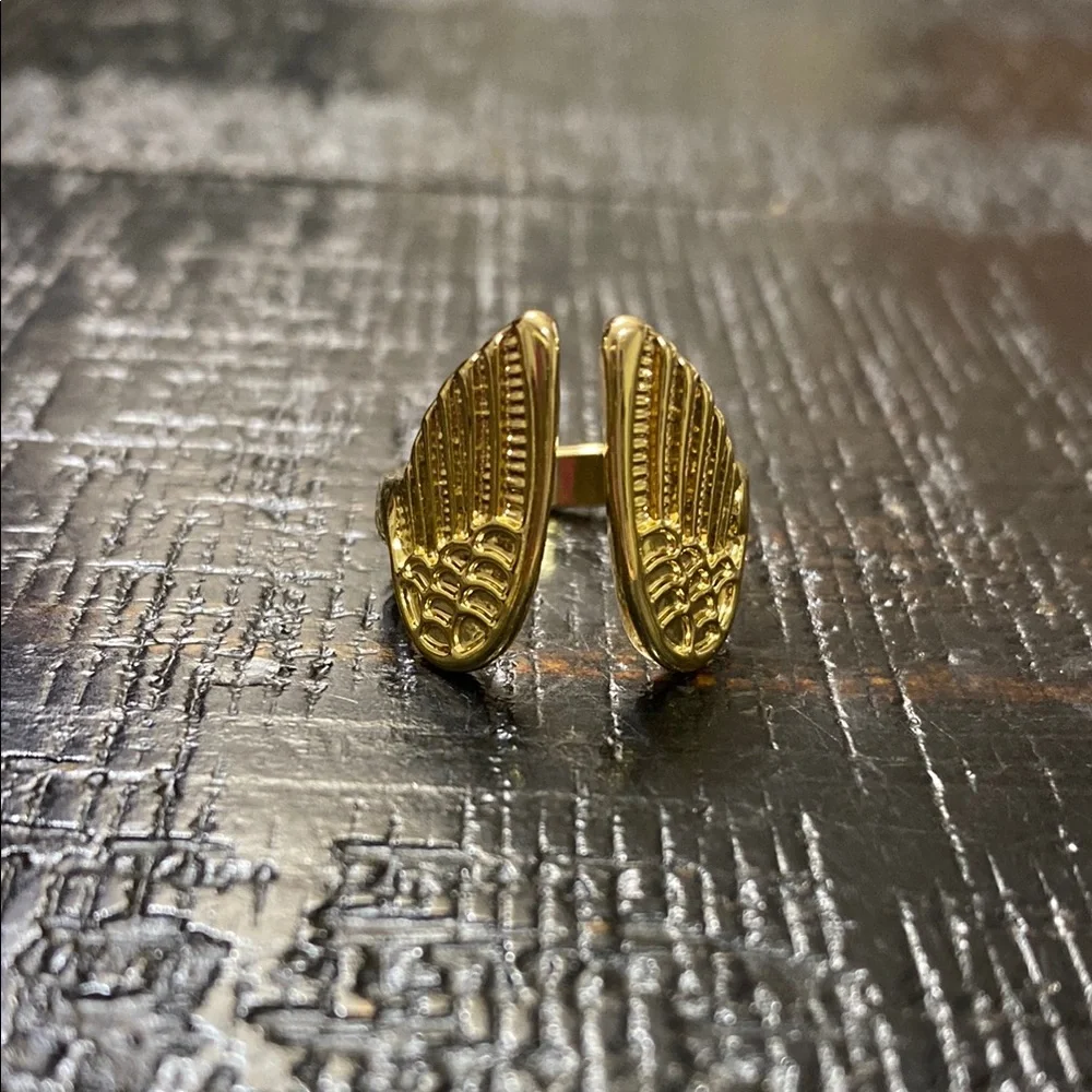 NWOT Size 6.5 Gold Tone Angel Wing Adjustable Ring!